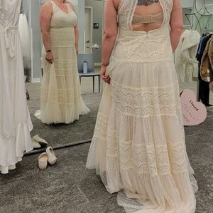 Davids Bridal - LACE AND POINT D'ESPRIT PLUS SIZE WEDDING DRESS